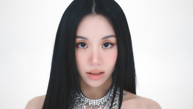 트와이스_신곡 'Strategy (feat. Megan Thee Stallion)' 뮤직비디오 티저 2 섬네일.jpg