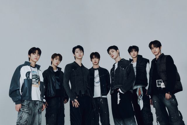 NEXZ(넥스지)_왼쪽부터 순서대로 켄, 유우히, 유우, 토모야, 하루, 유우키, 세이타.jpg