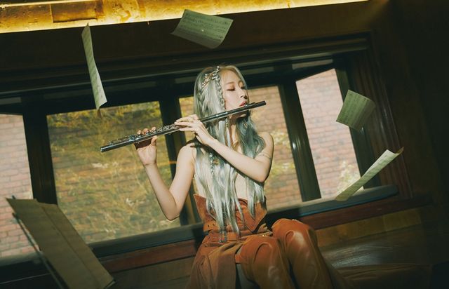 문별_정규 1집 _Starlit of Muse_ 콘셉트 포토_2 (2).jpg