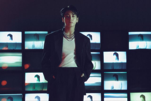 방탄소년단 정국_솔로 앨범 GOLDEN_SHINE ver (1) (3).jpg