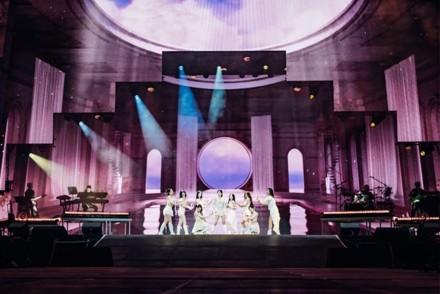 트와이스 다섯 번째 월드투어 멕시코 공연 이미지 (2).jpg