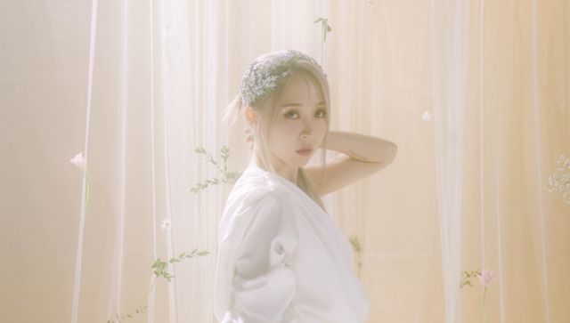 문별_첫 정규앨범 Starlit of Muse 콘셉트 필름 갈무리_6.jpg