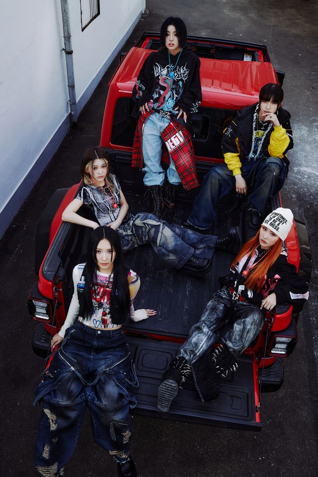 영파씨_두 번째 EP _XXL_ 콘셉트 포토_2.jpg