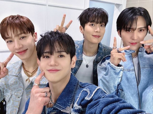 (0319) 하이라이트 단체 사진.jpg