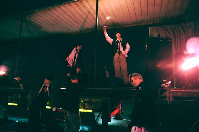 투모로우바이투게더_미니 6집 콘셉트 포토_Ethereal ver 단체(2).jpg