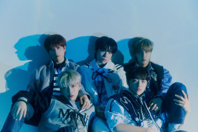 (0320) 캐치더영 콘셉트 포토 #3 (단체).jpg