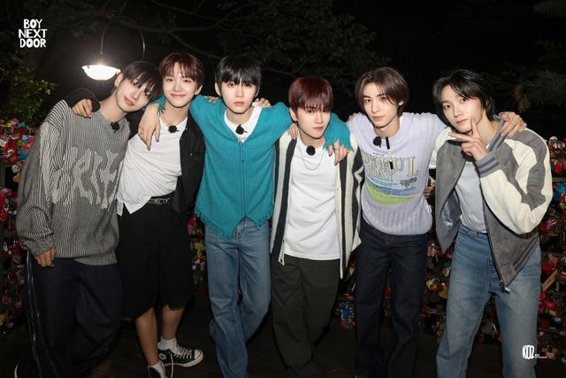 보이넥스트도어_좌측부터 명재현 운학 태산 리우 이한 성호.jpeg