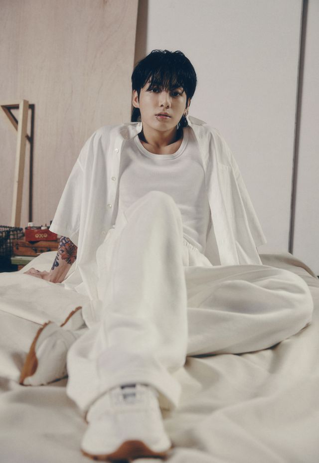 방탄소년단 정국_솔로 앨범 GOLDEN_SOLID ver (1).jpg
