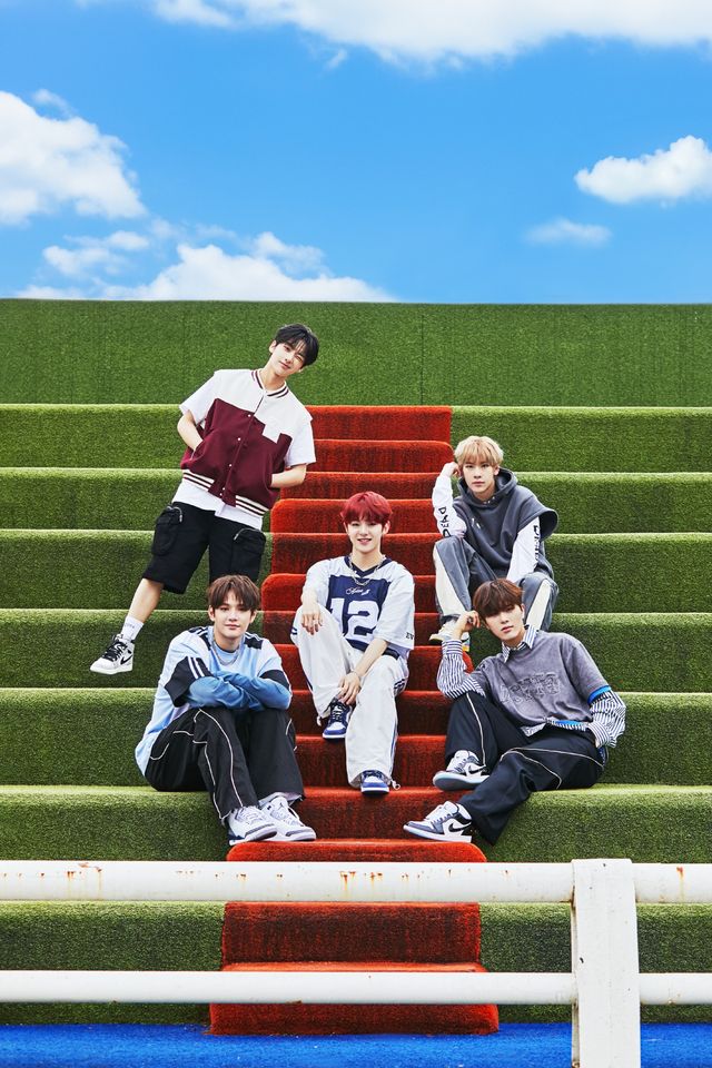 NXD_스페셜 키트 _JUMP_ 단체 콘셉트 포토.jpg