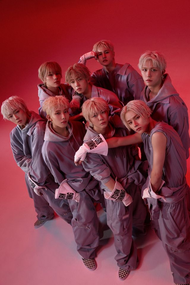 (0710) 에잇턴 단체 2.jpg