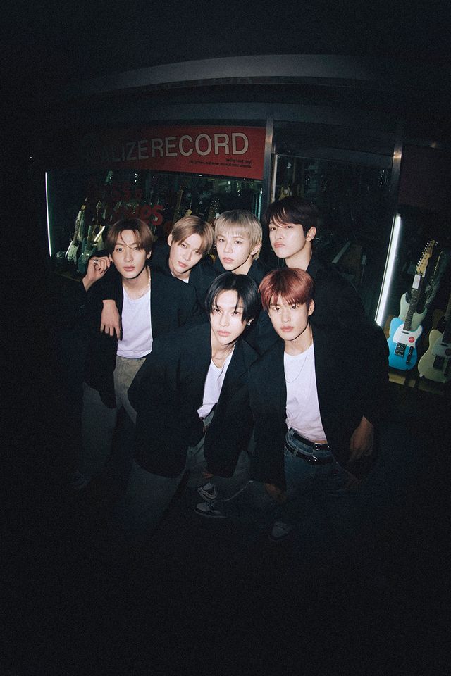 라이즈 첫 미니앨범 'RIIZING' 이미지 (2).jpg