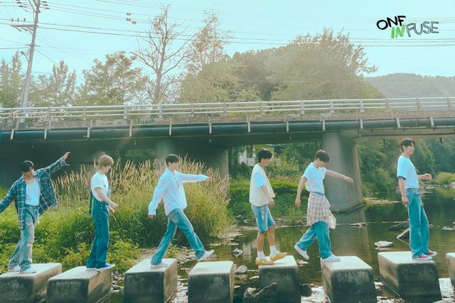 온앤오프 컨셉포토_단체.jpg