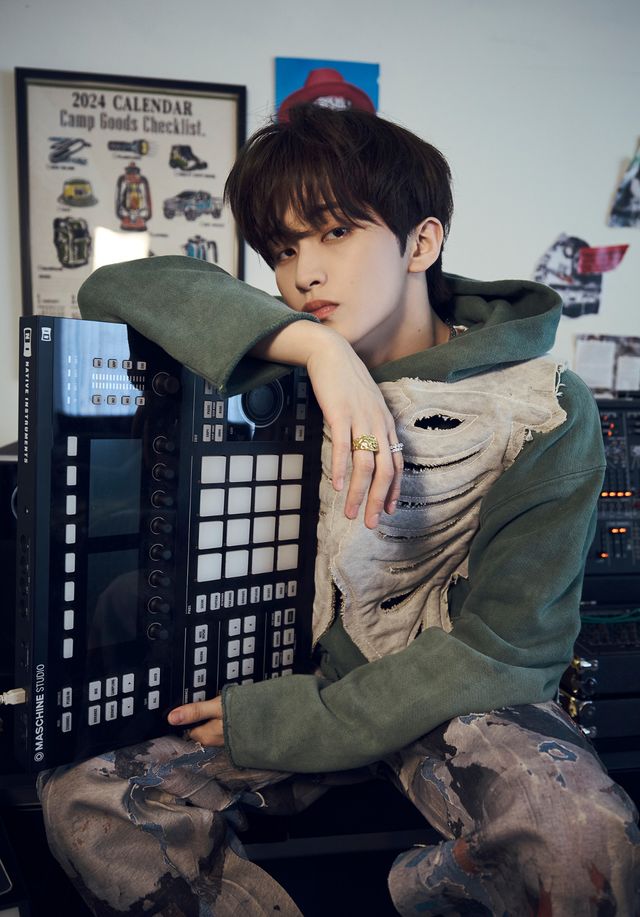 NCT 127 정규 6집 'WALK' 마크 티저 이미지 (1).jpg