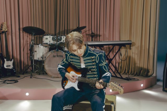 방탄소년단 지민_SERENADE 콘셉트 포토(3).jpg