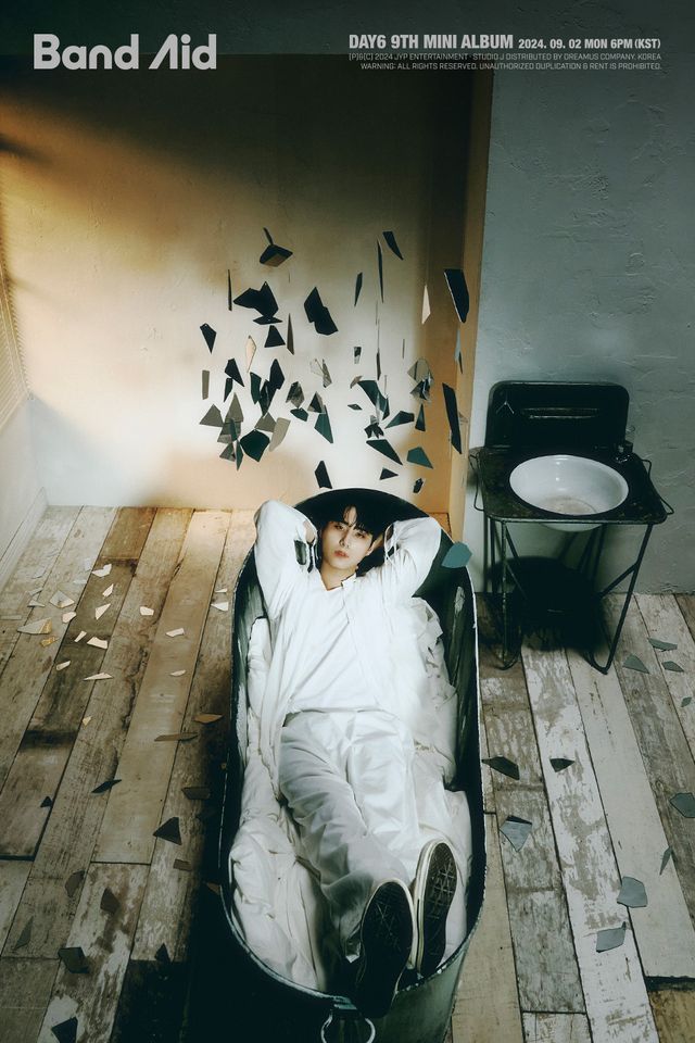DAY6 Young K 미니 9집 'Band Aid' 콘셉트 포토 (4).jpg
