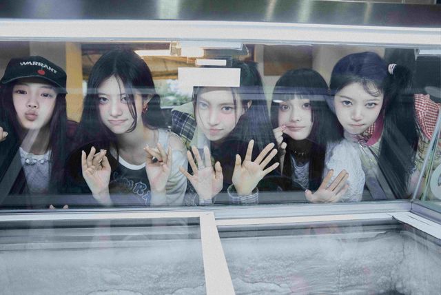 아일릿_SUPER REAL ME_REAL ME 버전_단체 (5) (2).jpg