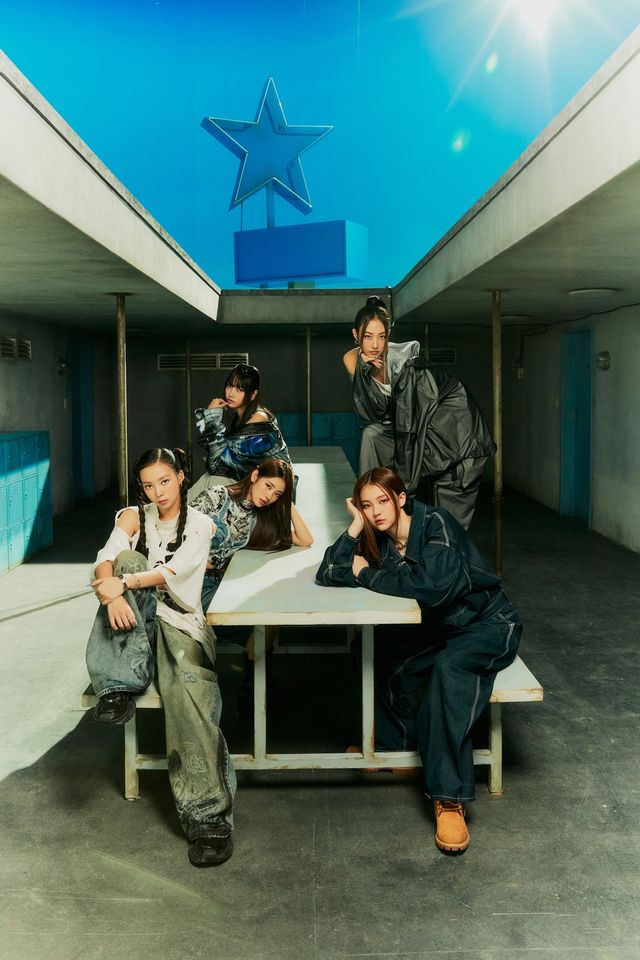 MEOVV(미야오) 단체 사진.jpg