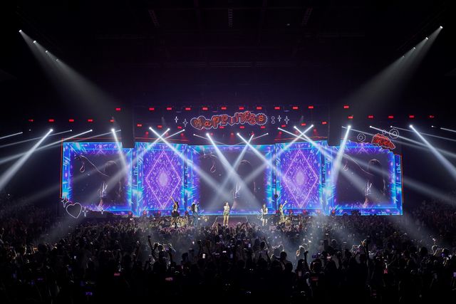 레드벨벳 팬콘 마카오 공연 무대 이미지 01.jpg