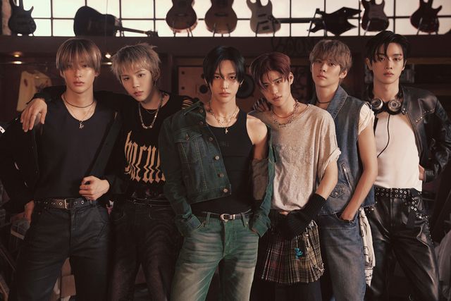 라이즈 첫 미니앨범 'RIIZING' 이미지.jpg