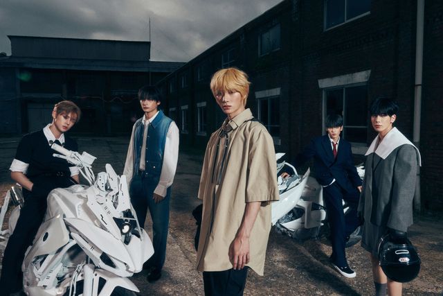 투모로우바이투게더_미니 7집 콘셉트 포토_KNIGHT (1) (7).jpg