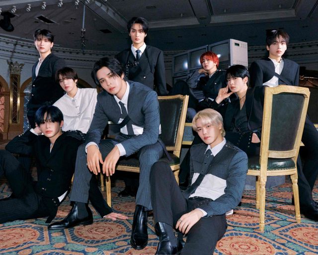 01_크래비티_단체 이미지.jpg