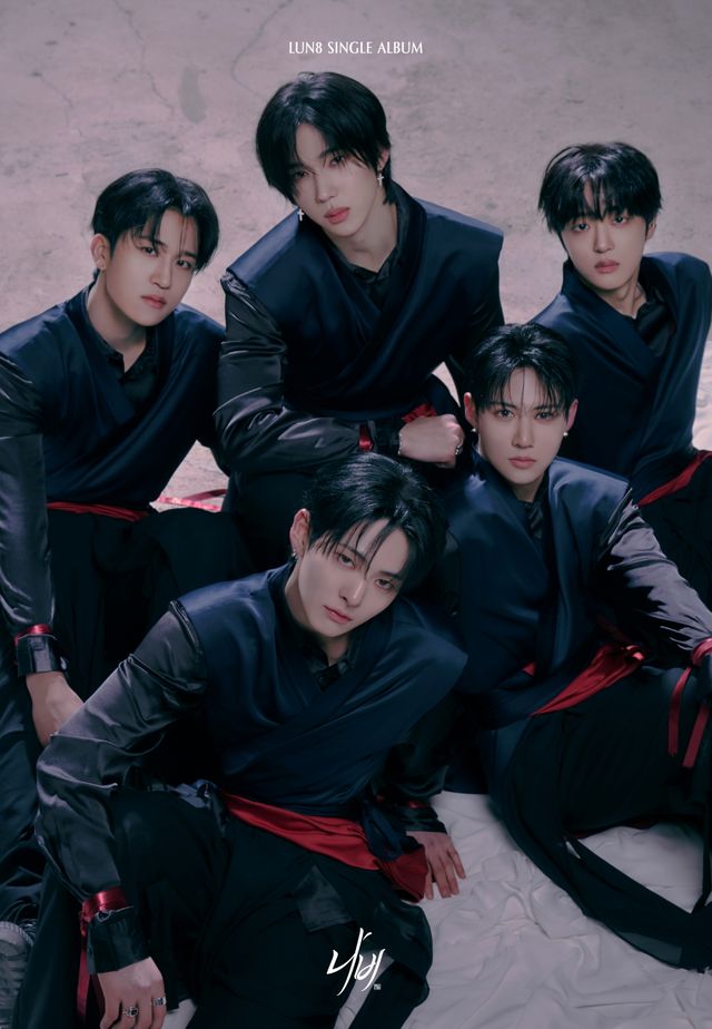 (0212) 루네이트 단체 포토1.jpg