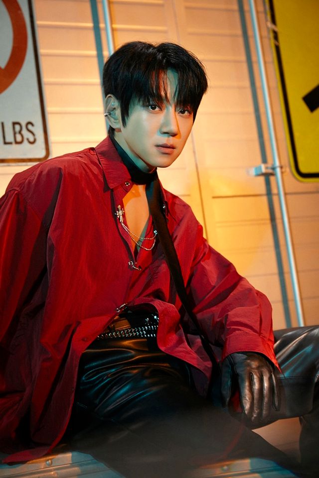 황치열_정규 3집 ALL OF ME_콘셉트 포토1.jpg