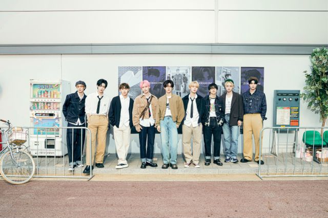 ZEROBASEONE_일본 EP 1집 _PREZENT_ 단체 이미지.jpeg