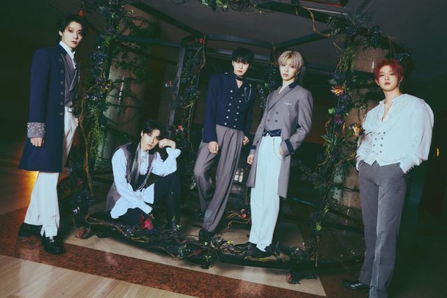 원어스_단체 이미지.jpg