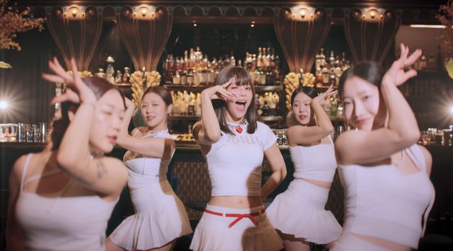 솔라_두 번째 싱글 _WANT_ MV 티저 갈무리_4.jpg