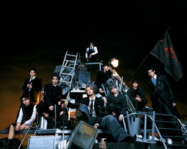 &TEAM_세 번째 싱글 Go in Blind_콘셉트 포토_단체.jpg