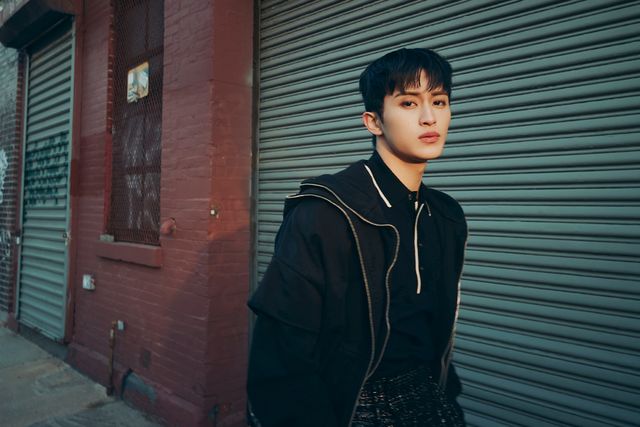 NCT 마크 첫 솔로 앨범 'The Firstfruit' 뉴욕 티저 이미지 1.jpg