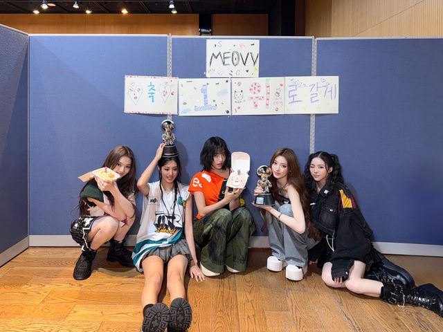 MEOVV(미야오) '엠카운트다운' 1위 (1).jpg