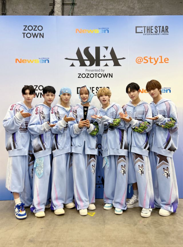 NEXZ 'ASEA 2025' 단체 이미지.JPG