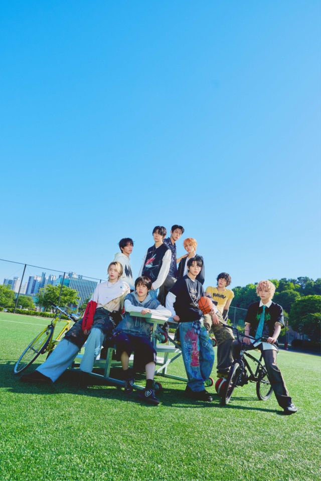 아홉(AHOF)_단체_이미지2 (1).jpg