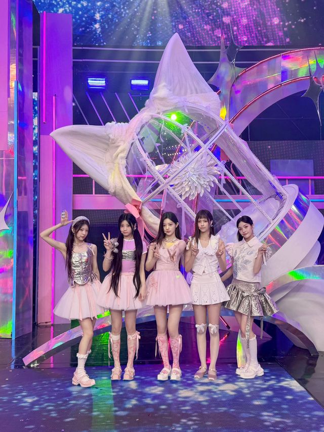 아일릿 빌려온고양이 (2).jpg