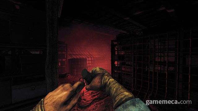 시리즈 최초로 무기를 사용할 수 있다 (사진출처: 게임 스팀 페이지)