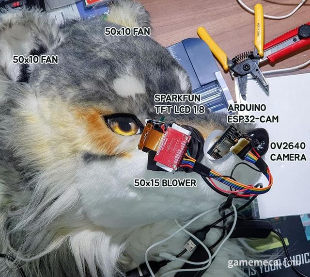 이외에도 안전을 위해 다양한 전자기기를 수트 내부에 추가하기도 한다 (사진제공: 펀즈이누)
