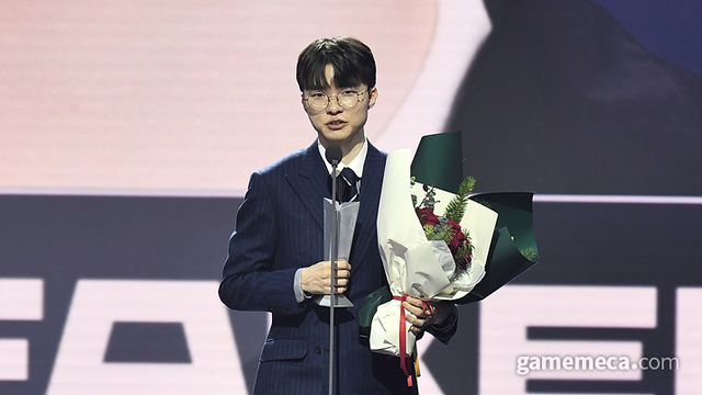 올해의 선수로 뽑힌 '페이커' 이상혁 (사진제공: LCK)