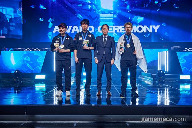 e풋볼과 에이펙스 레전드에서 우승을 차지한 일본 (사진제공: 한국e스포츠협회)