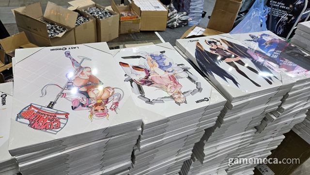 다양한 굿즈가 눈에 띕니다