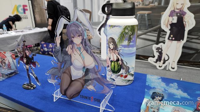 스튜디오비사이드 대표작 카운터사이드도 빠지지 않고 한정 굿즈를 들고 참가했습니다