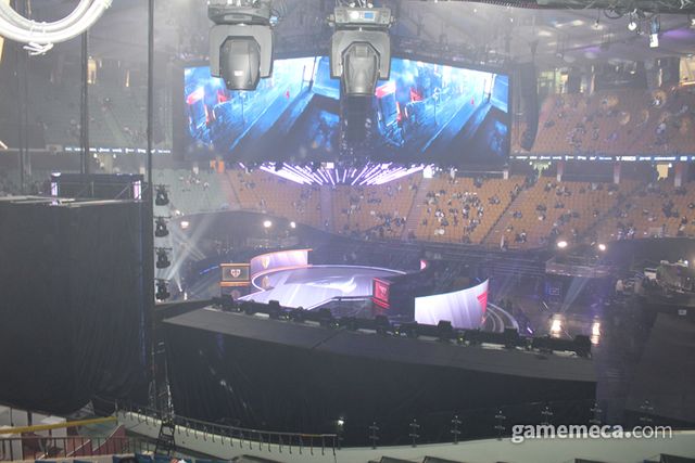 경기장 내부의 모습 (사진: 게임메카 촬영)