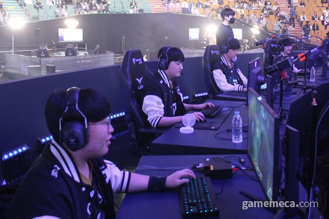 젠지가 2023 LCK 스프링 결승 1세트를 가져왔다 (사진: 게임메카 촬영)