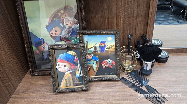 단정하게 정리된 깔끔한 굿즈들이 시선을 모은다 (사진: 게임메카 촬영)