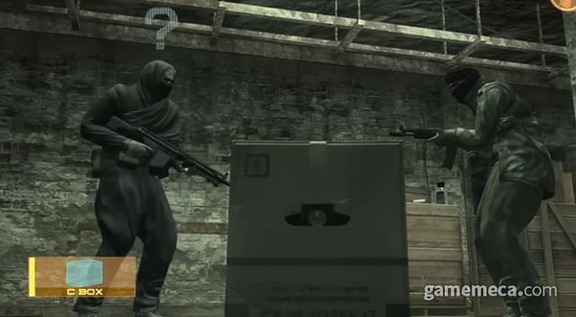 골판지만 있으면 절대 들키지 않아! (사진출처: 유튜브 채널 George Salonikh l Metal Gear Solid 갈무리)