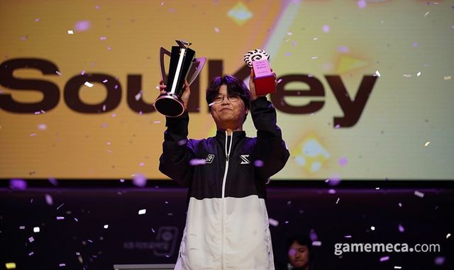 KB리브모바일 2024 SSL 어텀 우승자 '소울키' 김민철 (사진제공: SOOP)