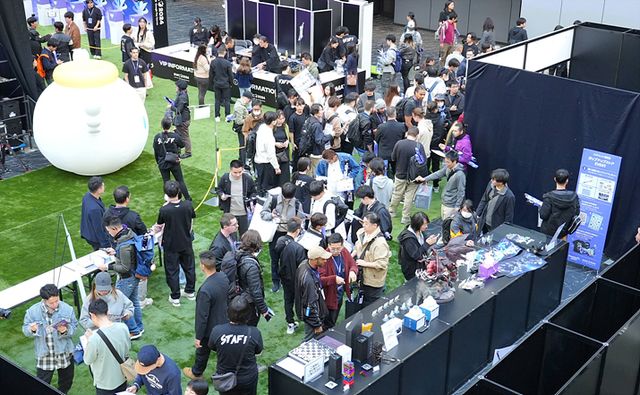 일본 도쿄 신주쿠 스미토모 빌딩 삼각광장에서 열린 SWC2024 (사진제공: 컴투스)