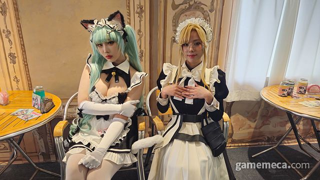 오늘 직접 접객을 담당할 프리바티와 에이드도 예쁘게 기다리고 있습니다 (사진: 게임메카 촬영)