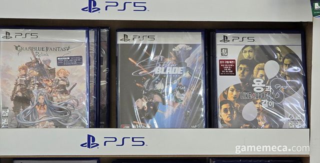 이번 달에도 겨우겨우 만나볼 수 있었던 스텔라 블레이드 패키지 (사진: 게임메카 촬영)